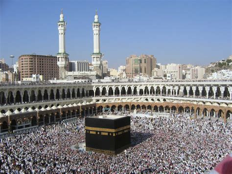 Arab Saudi larang bergambar di Masjidil Haram dan Masjid Nabawi - Kosmo Digital