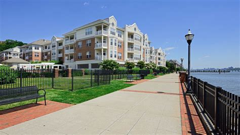 The Landings at Port Imperial Apartments - Four Avenue at Port Imperial - West New York ...