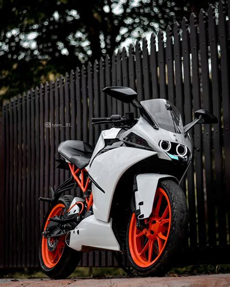 [100+] Ktm Rc 200 Wallpapers | Wallpapers.com