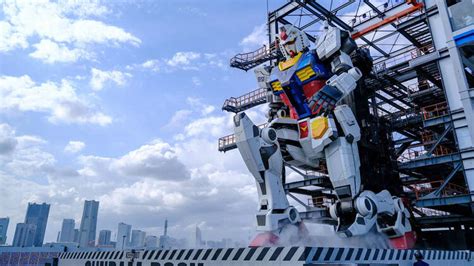 Réplica del icónico robot Gundam en Yokohama