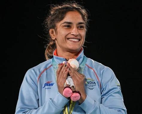 Vinesh Phogat Height, Wife Name, Parents, Salary, Age & Income - info ...