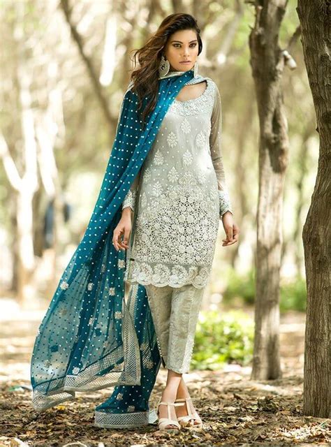 Latest Pakistani Party/Wedding Wear Dresses 2017 for Women | FashionGlint