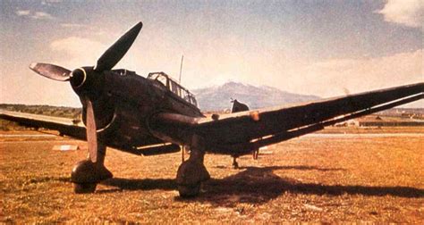 Asisbiz Junkers Ju 87B1 Stuka color photo showing front profile view 01