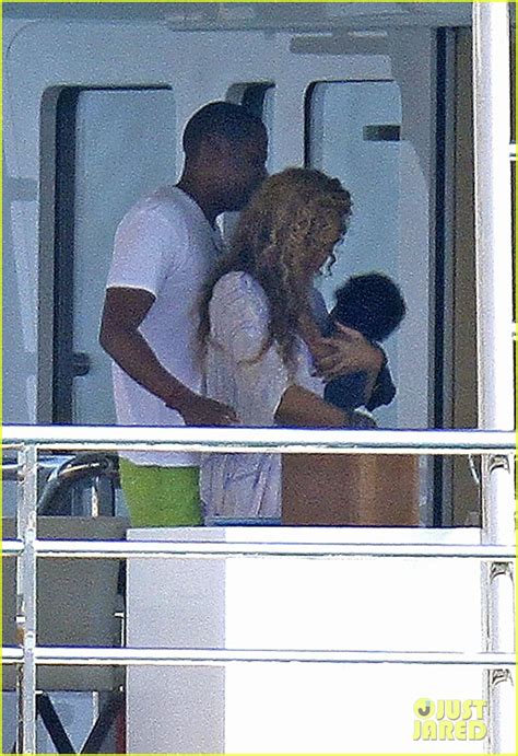 Beyonce & Jay-Z: Cuddles for Baby Blue Ivy!: Photo 2715465 | Beyonce ...