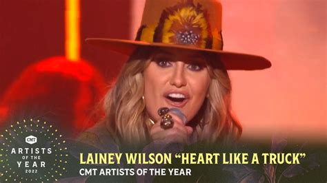 Lainey Wilson Performs "Heart Like A Truck" | CMT Artists of the Year 2022 Chords - Chordify