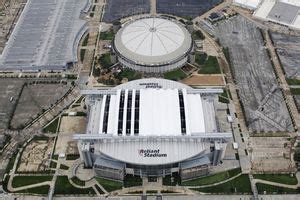 Roofs: Nfl Stadiums With Retractable Roofs