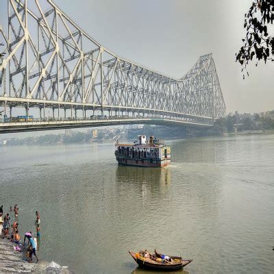 Howrah Bridge - History, Information, Built By, Architecture | Adotrip