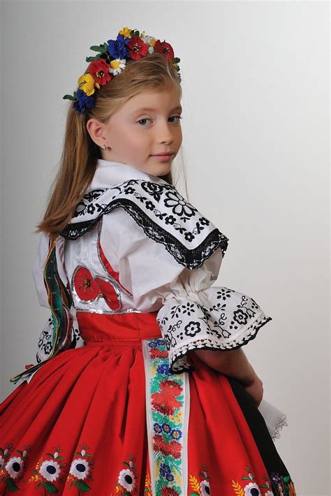 kroje, které se nosí | Czech clothing, Traditional outfits, Slavic clothing