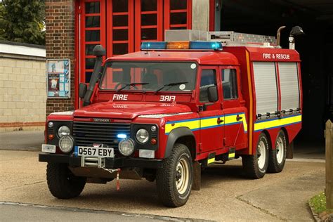 Q567 EBY | E420 | AWD01 | London Fire Brigade | 6x6 All Terrain Rescue vehicle | Land Rover ...