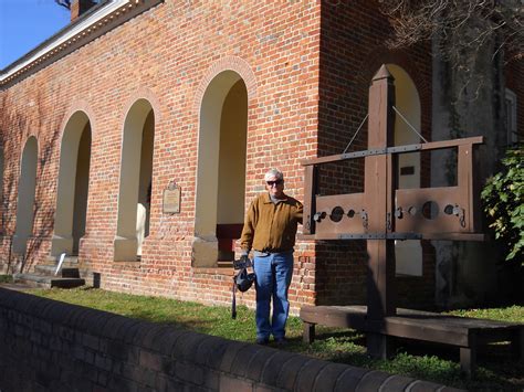 Andean Trekker: Smithfield, Virginia...Ham Capitol of the World and a nice geocaching city tour