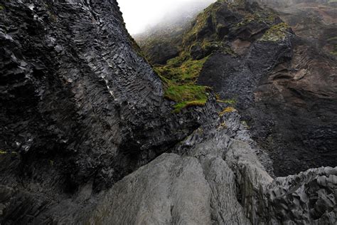 Basalt Columns at Reynisfjara Beach, South Iceland [3000x2000][OC] : r/EarthPorn