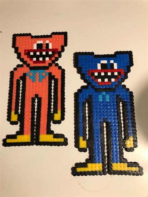 Huggy Wuggy and Kissy Missy | Perler bead patterns, Pixel art, Perler