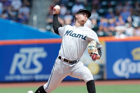 Mets trade for Marlins' Jordan Yamamoto