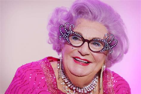 Barrie Humphreys, Dame Edna Everage producer and comedian, dead at 89 - Trending News