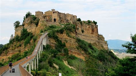 Drawing Perspectives: Taxi-plane-bus-train-bus-WALK to Civita di Bagnoregio, Italy!