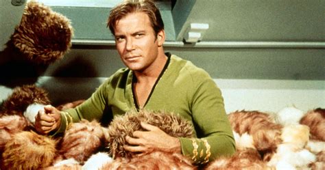 Star Trek: 25 Things About Captain Kirk That Make No Sense