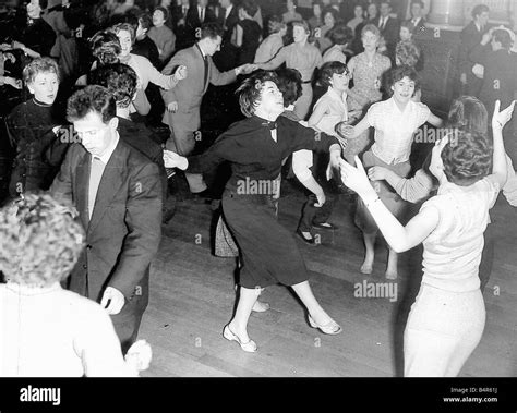 1950s Dancing Rock And Roll Stock Photos & 1950s Dancing Rock And Roll ...