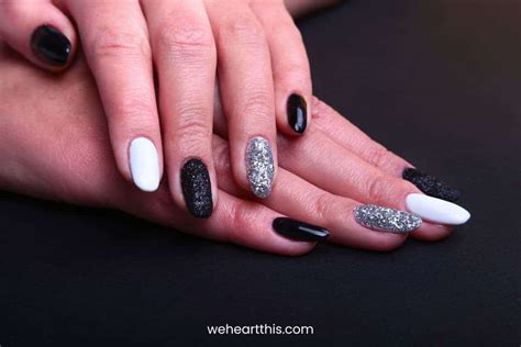 Top more than 139 black and cream nails - songngunhatanh.edu.vn