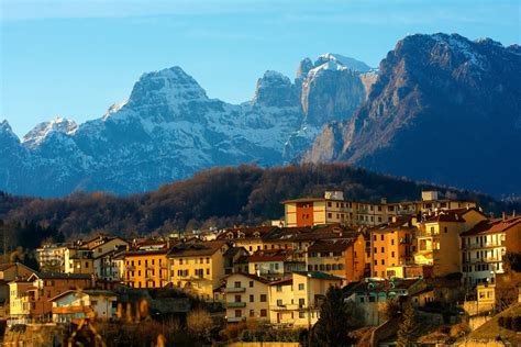 6 Best Towns in the Dolomites for Hiking, Spectacular Views & More