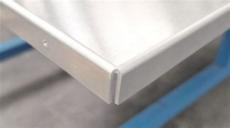 Avoid damaging pre-coated aluminium metal sheets when bending