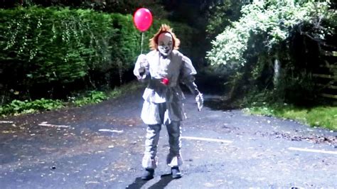 Clown 'stalking village streets and leaving residents terrified' dares police to catch them | UK ...