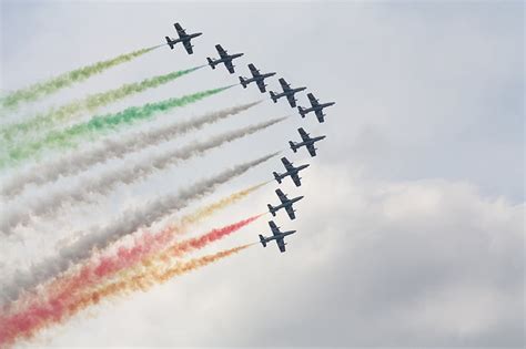 Frecce Tricolori, Air show, 4K, HD wallpaper | Wallpaperbetter