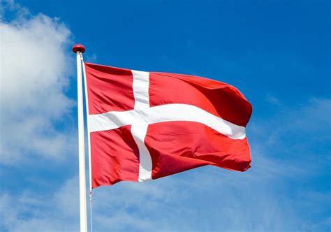 Denmark flag,flying,waving,breeze,flag pole - free image from needpix.com