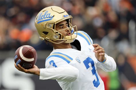 Oregon Recruiting: UCLA QB Dante Moore Visiting Oregon This Week - Sports Illustrated Oregon ...