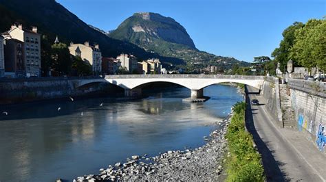 Grenoble: River Isere, Pont de la Citadelle | Looking east u… | Flickr