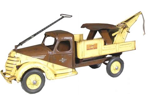 1930's Buddy-L Pressed Steel Ride On Wrecker Toy Truck. Very good all original condition. 28 ...