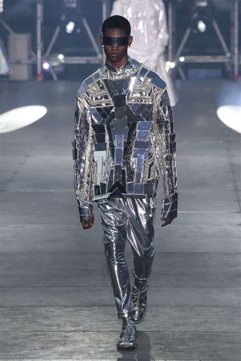 Balmain Spring 2020 Menswear fashion show | Dystopian fashion, Space ...