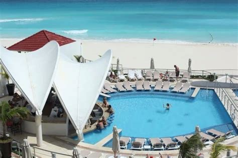 Beach Palace Cancun - Liz Moore Destination Weddings