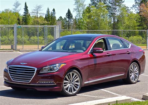 Award-winning Genesis Gets New Beginning : New Car Picks