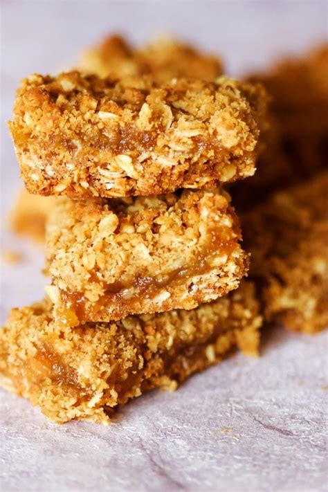 Apricot Oat Bars Recipe - The Bossy Kitchen