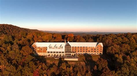 Amicalola Falls State Park & Lodge