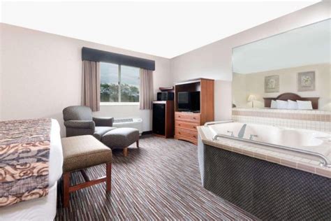 Hidden Gems ️ Hotels with Jacuzzi in Room in Columbus in 2023