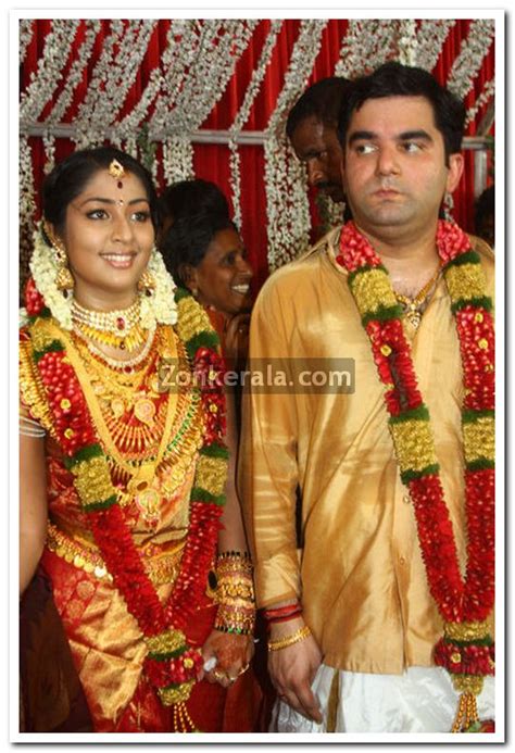 Navya Nair Wedding Photos 9 - Malayalam Movie Event Navya Nair Wedding Photos