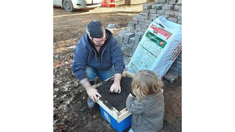 How To Make Eliot Coleman's Soil Blocking Mix For Soil Blocks - Sweet Fern Organics