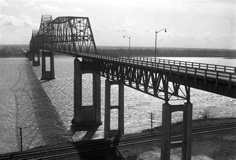 Industrial History: I-255+US-50 Jefferson Barracks Bridge over Mississippi River near St. Louis