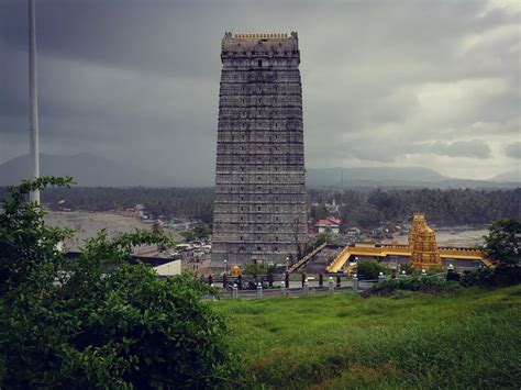 Murdeshwara Shiva Temple in Karnataka. : IndiaDivine