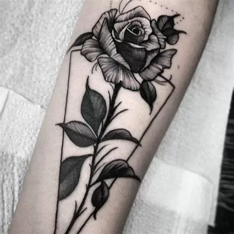 44+ Gorgeous Rose Tattoos On Arm - TATTOOGOTO - Rose Tattoos