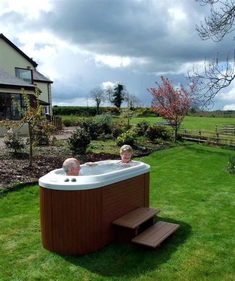 Small Hot Tub Ideas: 20+ Simply Mesmerizing Ideas for Cozy Backyard