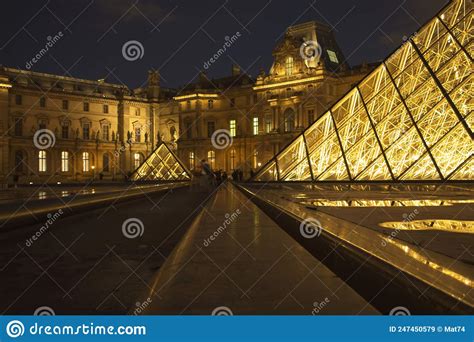 The Entrance To the Louvre at Night Editorial Stock Image - Image of ...