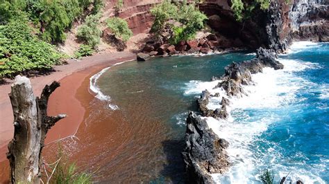 An Unforgettable Hawaiian Road Trip: the Road to Hana - Compass Roam