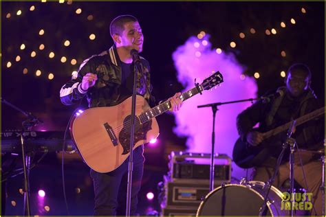 Video: Nick Jonas Performs At 'Malibu Mansion Live' Ahead of American ...