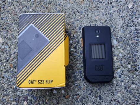 CAT S22 Flip review: Rugged, classic Android phone for connectivity in the field | ZDNET