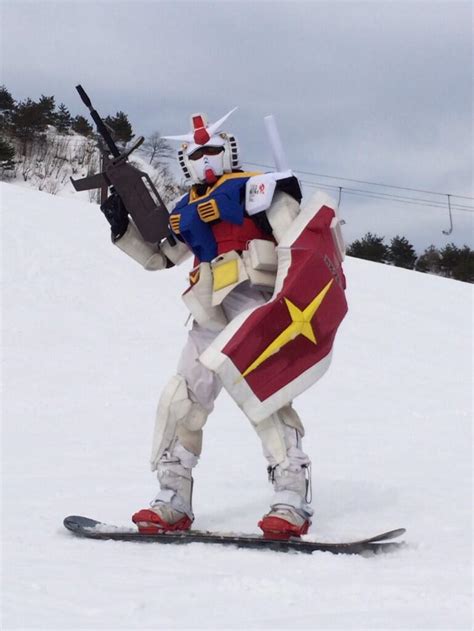 Clever GUNDAM Cosplay — GeekTyrant