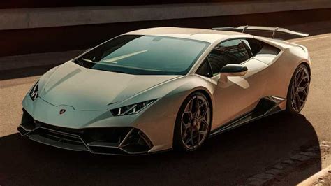 Lamborghini Huracan Evo Novitec Il pacchetto esterno composto da uno ...