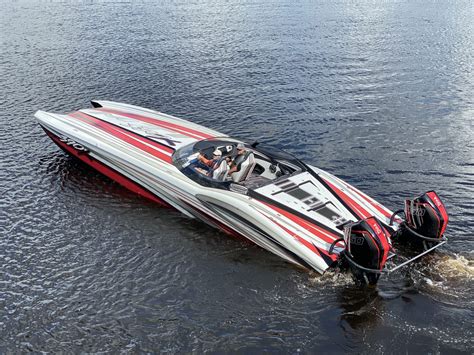 MTI Unveils 390X Outboard Catamaran at Private Miami Event | Powerboat ...