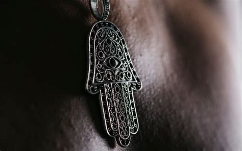 Hand of Fatima: Meaning & Symbolism in Jewelry – Buddha & Karma